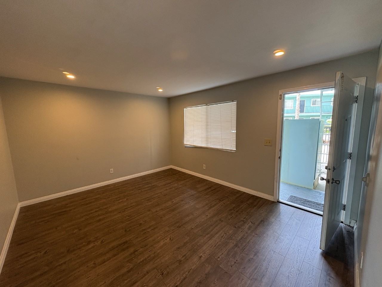 328 South Weitzel Street - Photo 6 of 41