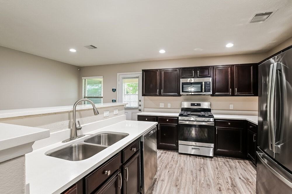 16030 Arapaho Bend Ln - Photo 5 of 16