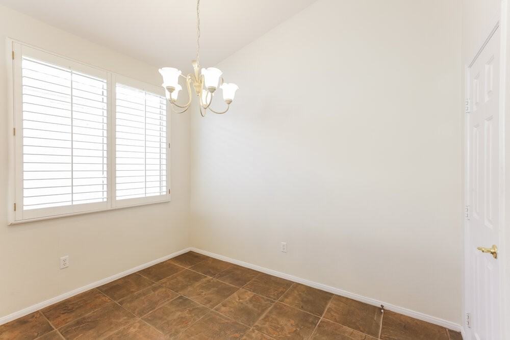 45 Pangloss St - Photo 5 of 16