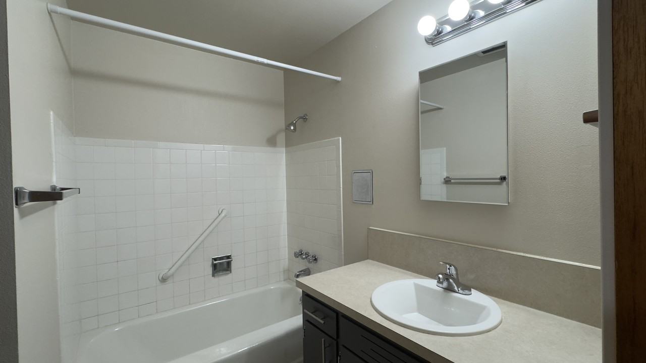 2105 Colby Avenue #4 - Photo 7 of 16
