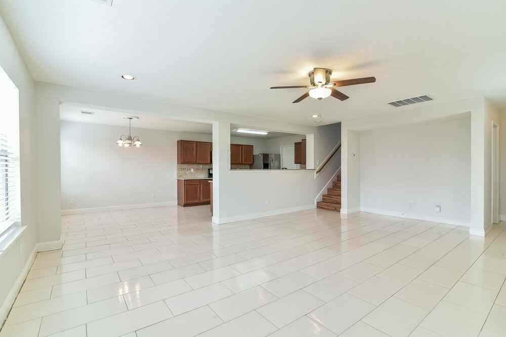 18427 Westgate Pasture Ln - Photo 2 of 15