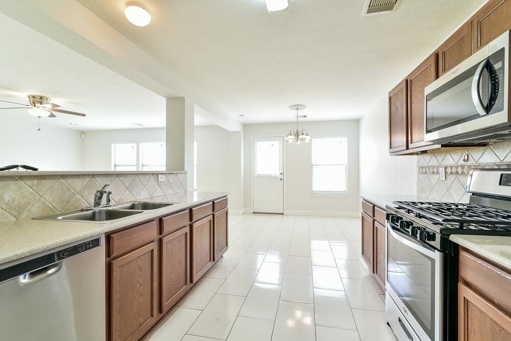 18427 Westgate Pasture Ln - Photo 6 of 15