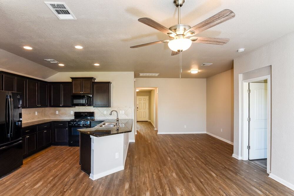 2617 Mccrae - Photo 4 of 16