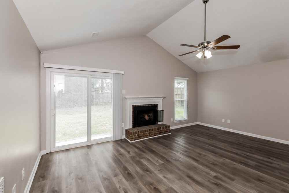 4204 Compton Ct - Photo 4 of 16