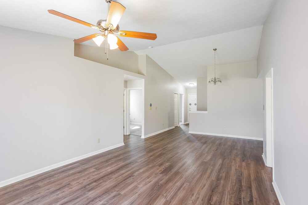 11550 Ross Common Dr - Photo 3 of 16