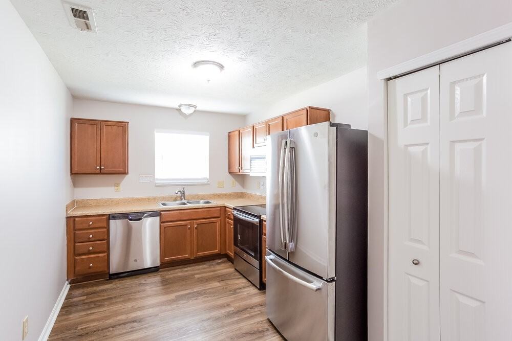 11550 Ross Common Dr - Photo 5 of 16