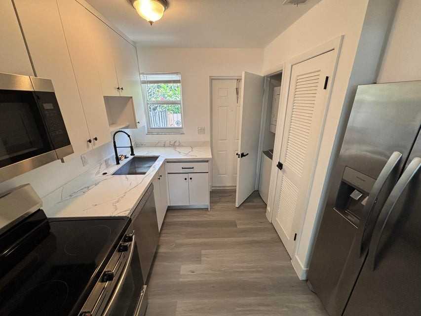 880 Southeast 12th Street