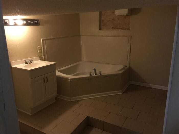 4266 East 60th Terrace - Photo 7 of 16