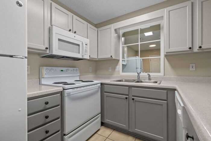 3679 Claypond Rd #D - Photo 2 of 50