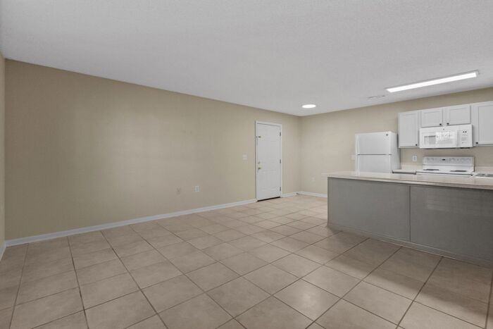 3679 Claypond Rd #D - Photo 5 of 50