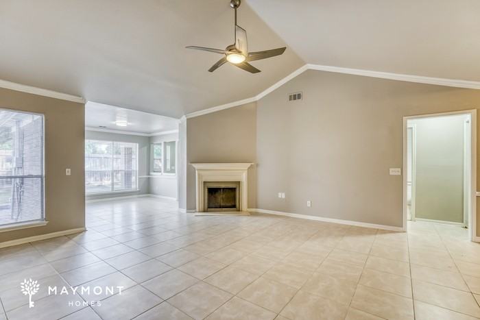 3010 Fort Stockton Dr - Photo 4 of 13