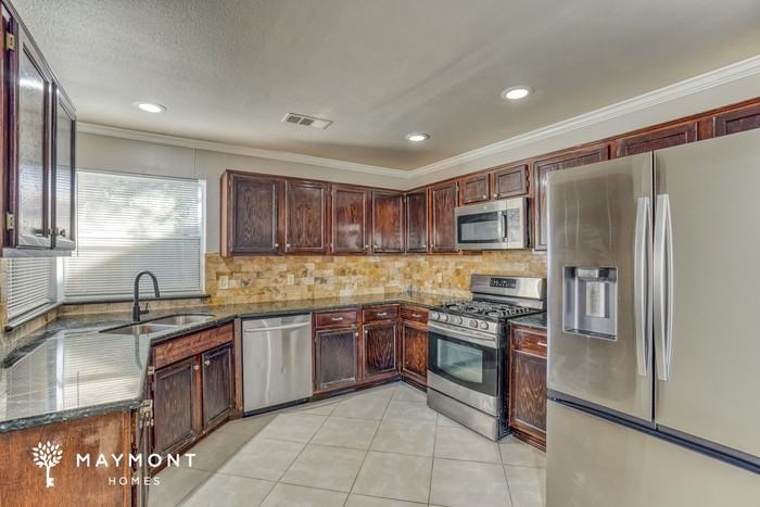 3010 Fort Stockton Dr - Photo 6 of 13