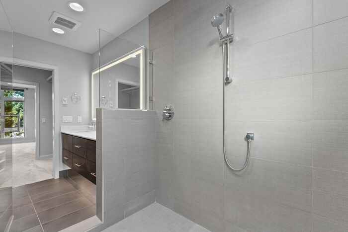 3070 61st Avenue Southwest - Photo 2 of 50