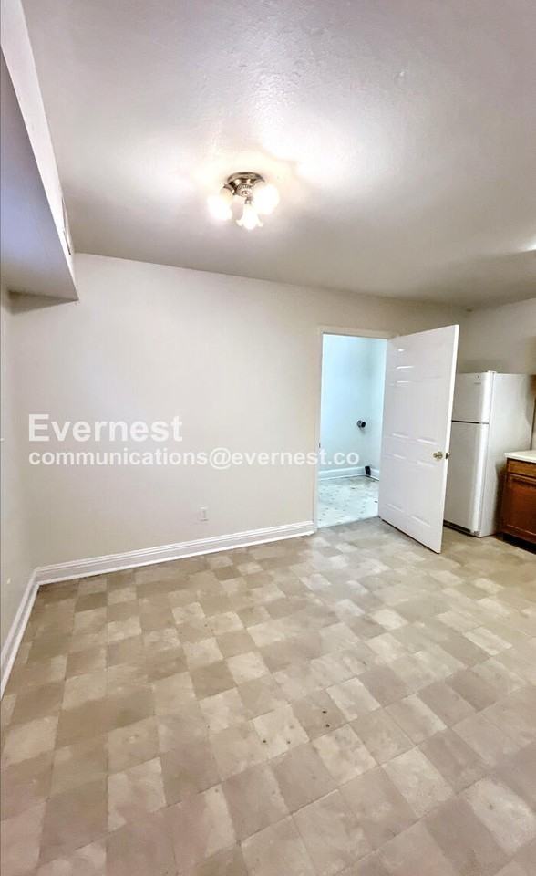 1313 E 31st St #A - Photo 4 of 26