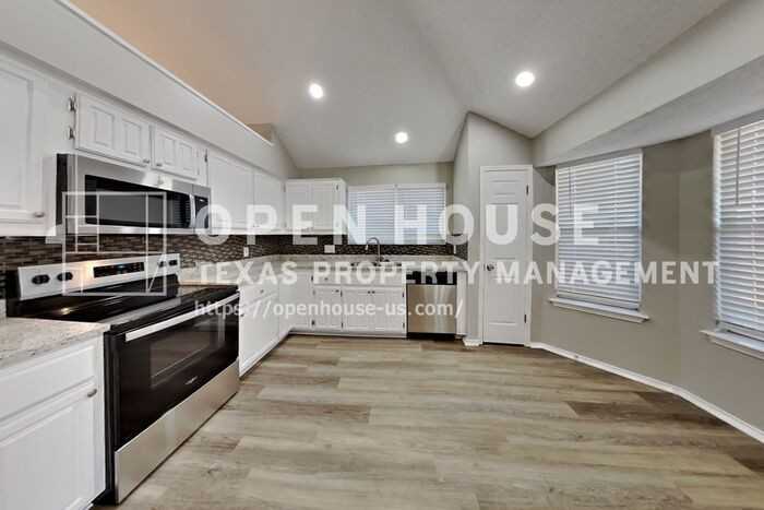 2805 Monthaven Drive - Photo 6 of 20