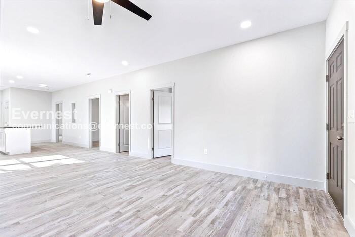 1617 Roanoke Ave - Photo 4 of 33