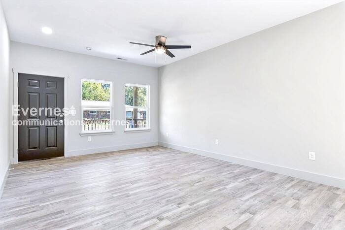 1617 Roanoke Ave - Photo 6 of 33