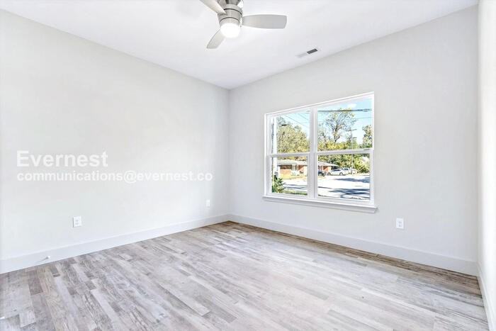 1617 Roanoke Ave - Photo 7 of 33