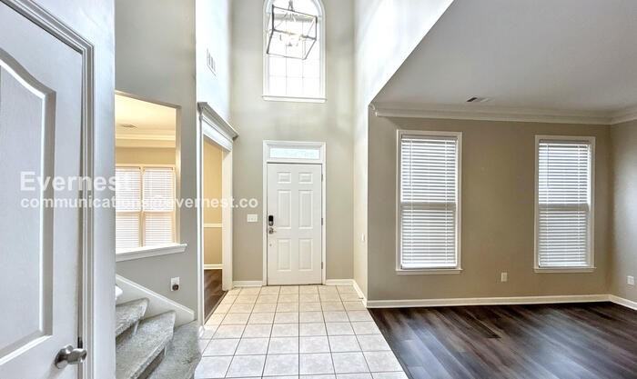 3106 Sherwood Oaks Ln - Photo 2 of 35