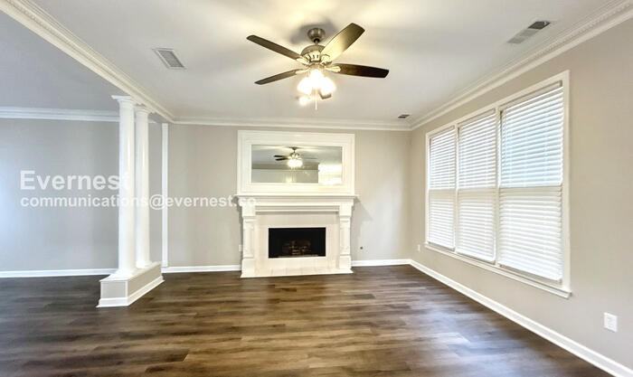 3106 Sherwood Oaks Ln - Photo 4 of 35