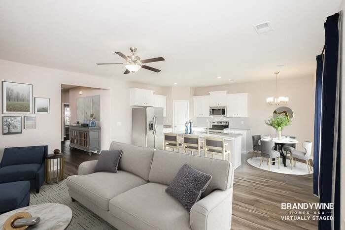 407 Stonyhurst Dr - Photo 2 of 32