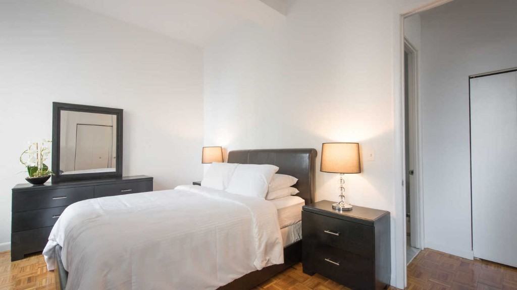 Broadway #19J - Photo 3 of 9