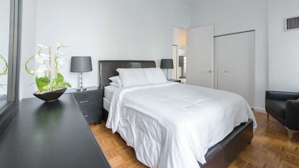 Broadway #19J - Photo 4 of 9