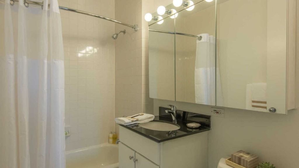 Broadway #19J - Photo 6 of 9