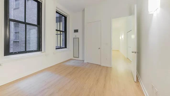 Broadway #18J - Photo 5 of 6