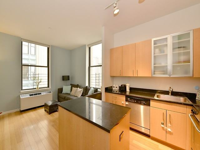 West Street #9V - Photo 4 of 7