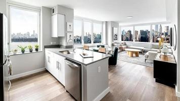 featured image of Center Boulevard #4108