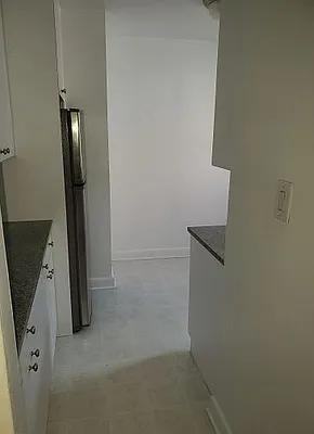 Crescent Street #4K - Photo 7 of 10