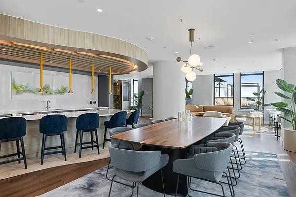 East 44th Street #1103 - Photo 6 of 20