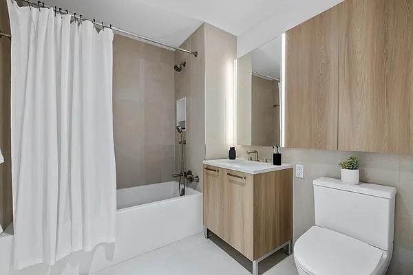 East 44th Street #PH26 - Photo 2 of 20