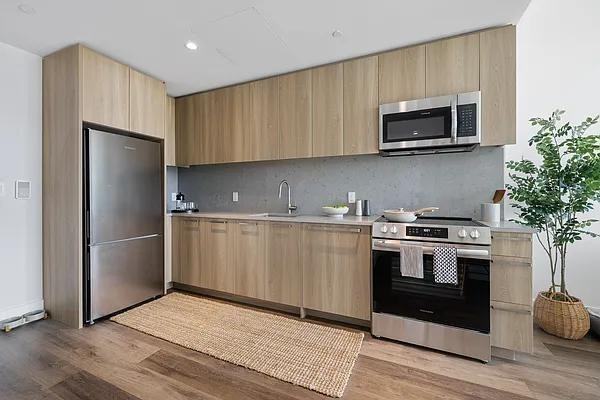 East 44th Street #PH26 - Photo 4 of 20