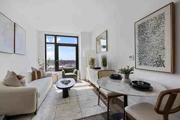 East 44th Street #PH26 - Photo 5 of 20