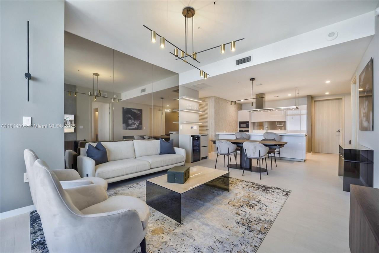 SW 9th St & S Miami Ave - Photo 3 of 17