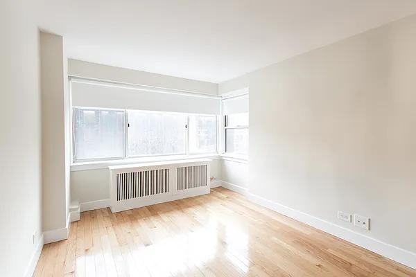 East 65th Street #6A - Photo 5 of 14