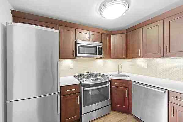 East 91st Street #1105 - Photo 3 of 11