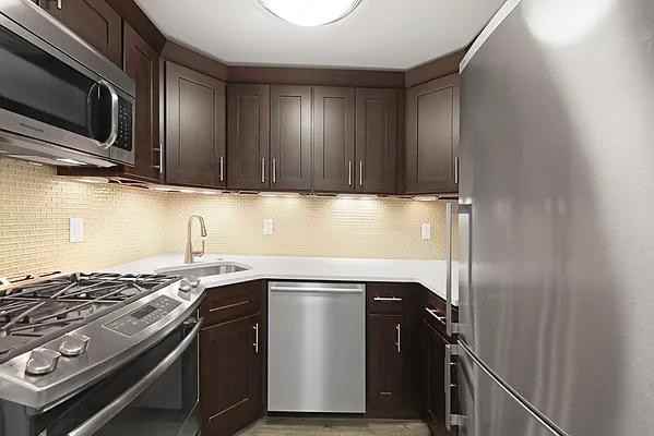 East 91st Street #903 - Photo 6 of 8