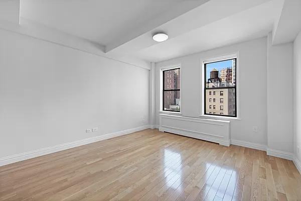 West 70th Street #916 - Photo 2 of 6