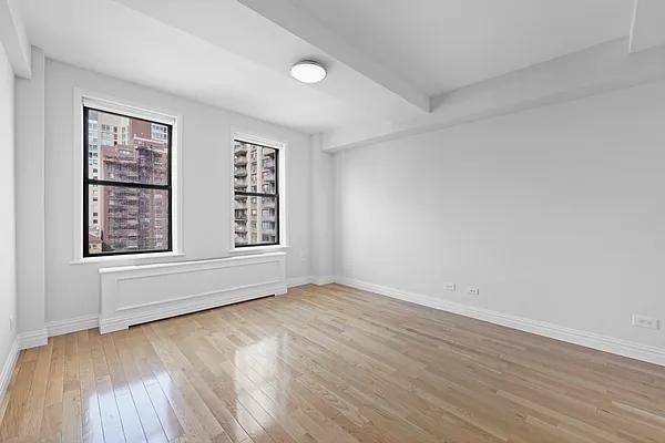 West 70th Street #916 - Photo 3 of 6