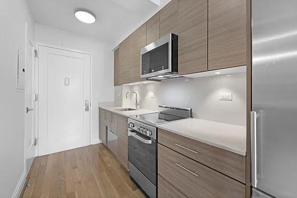 West 70th Street #916 - Photo 5 of 6