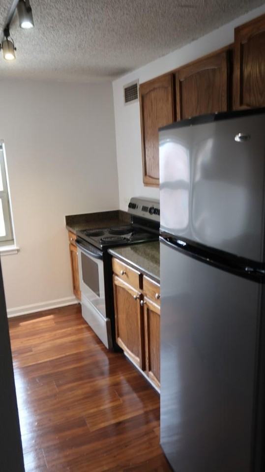 100 West Chestnut Street #801 - Photo 2 of 20