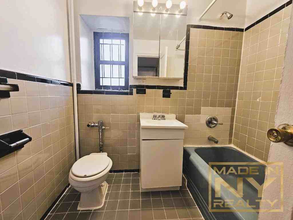 36 East 168th Street #M4 - Photo 3 of 3