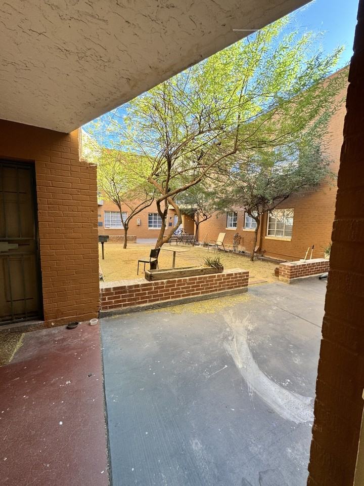 Beau Chateau - Photo 4 of 23