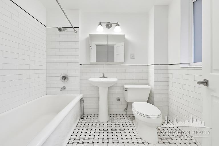 West 45th Street #3D - Photo 4 of 6