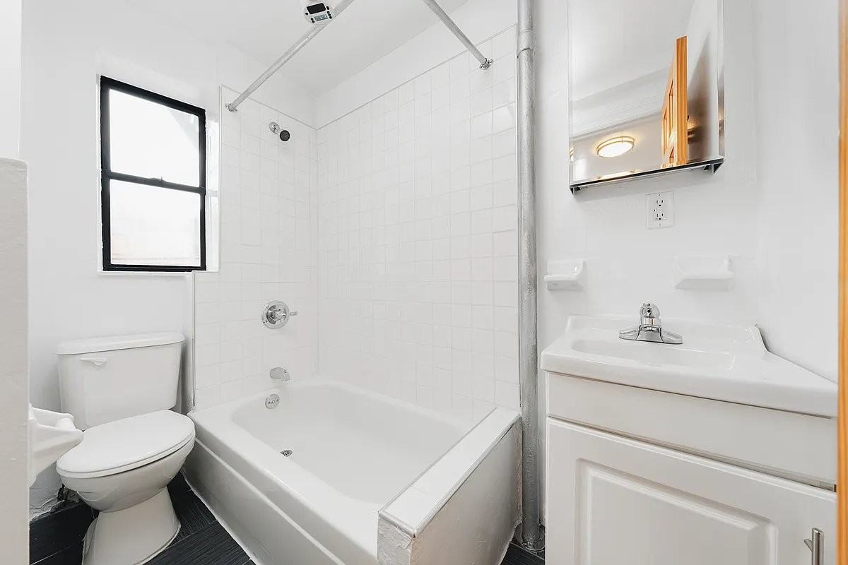 55 Greenwich Avenue #6 - Photo 4 of 4