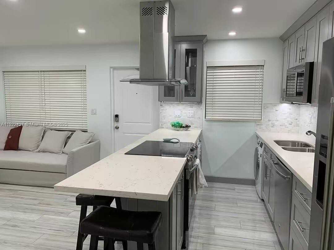 600 Northeast 7th Avenue - Photo 5 of 6