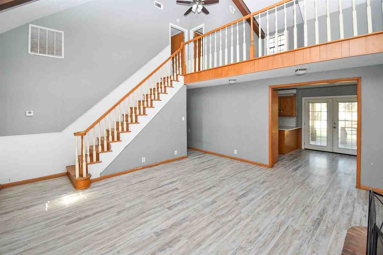 675 Evangeline Dr - Photo 4 of 19